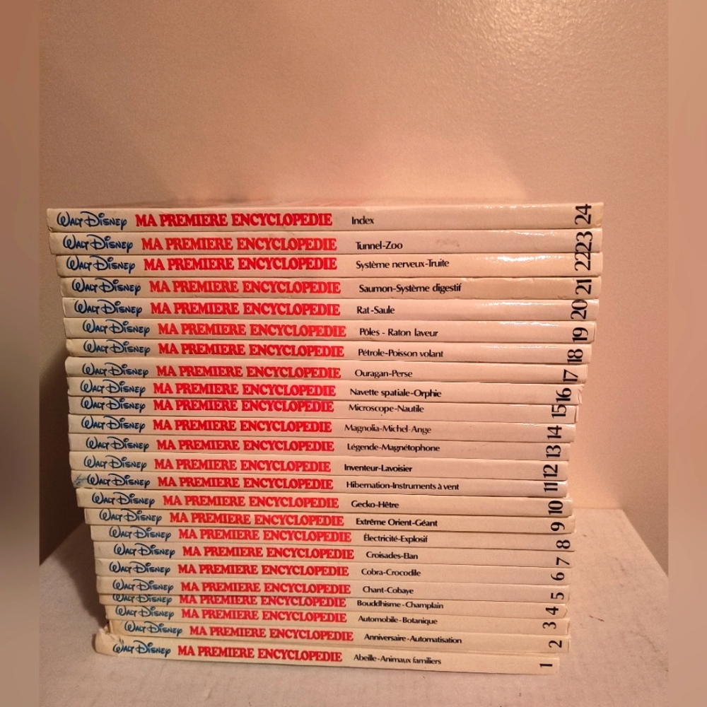 Walt Disney 24 volume french encyclopedia